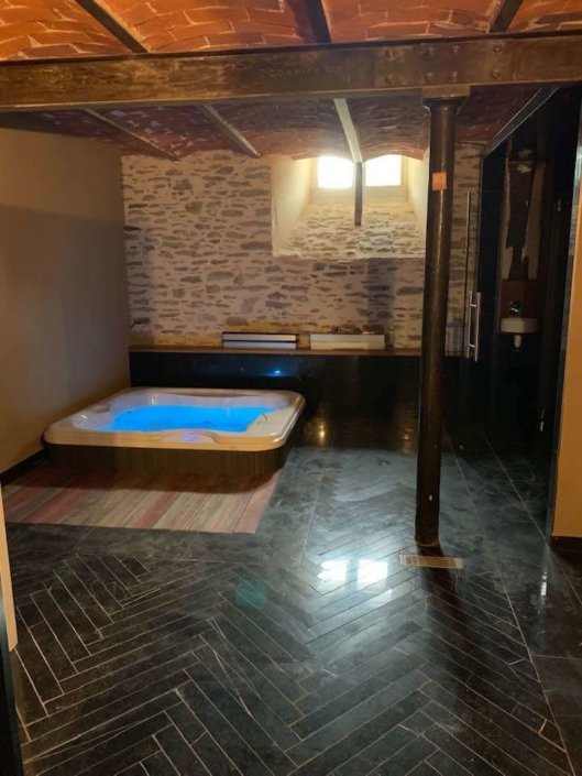 Espace Spa Sauna Hammam Jacuzzi au Château de Maubreuil - Rêve de Piscine & Spa Nantes Carquefou La Baule (44)