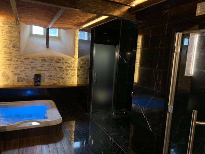 Espace Spa Sauna Hammam Jacuzzi au Château de Maubreuil - Rêve de Piscine & Spa Nantes Carquefou La Baule (44)